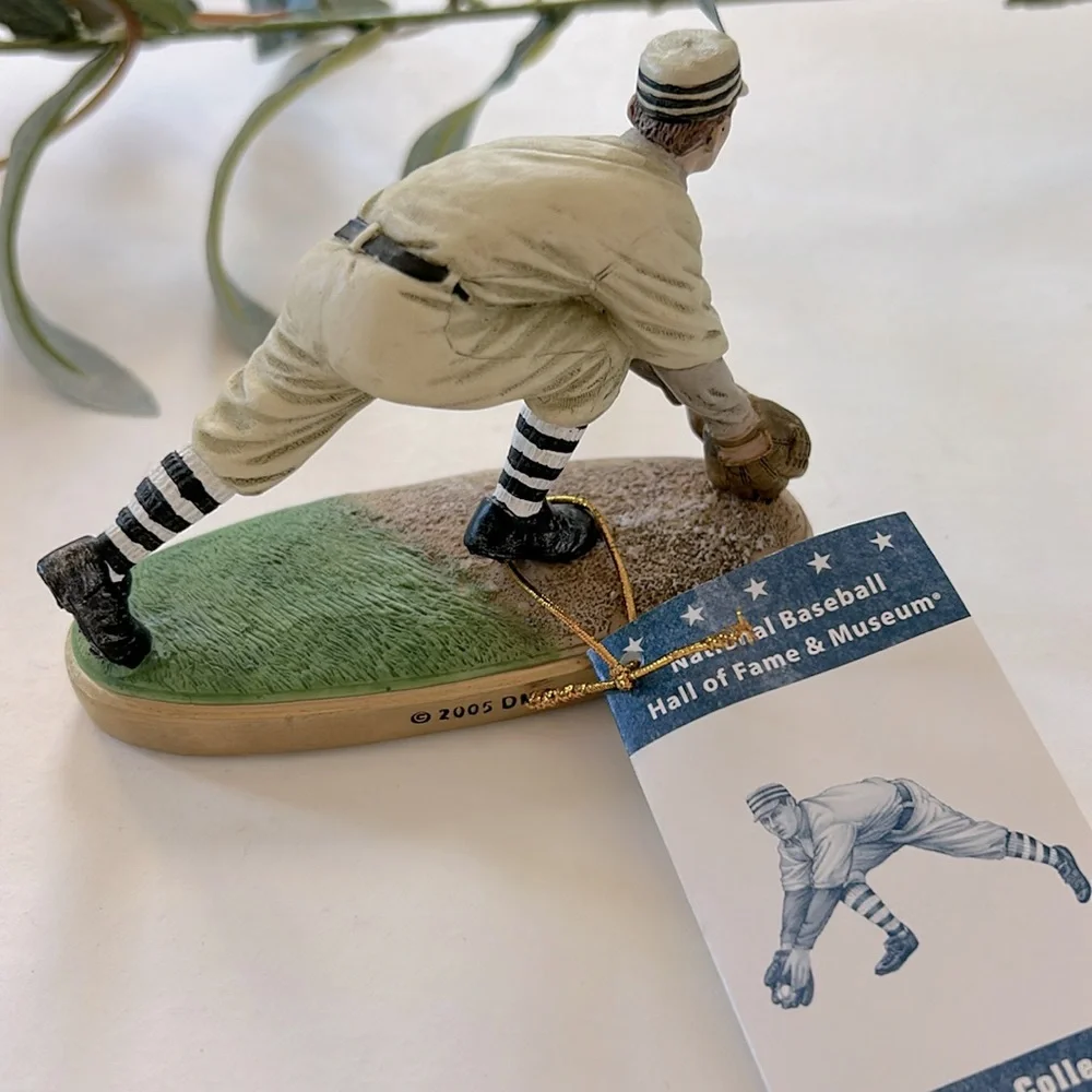 National Baseball Hall of Fame & Museum Sculpture Collection - Picture 4 of 10